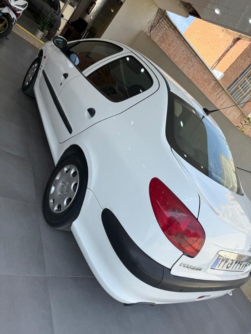 پژو ۲۰۶ صندوق دار v8 - 1395