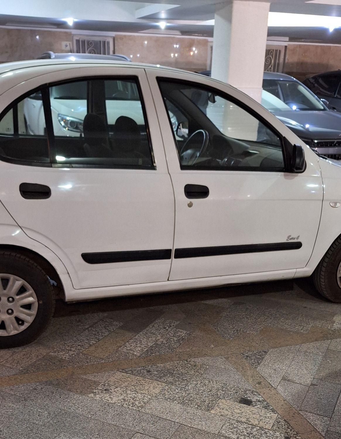 تیبا صندوق دار SX - 1393