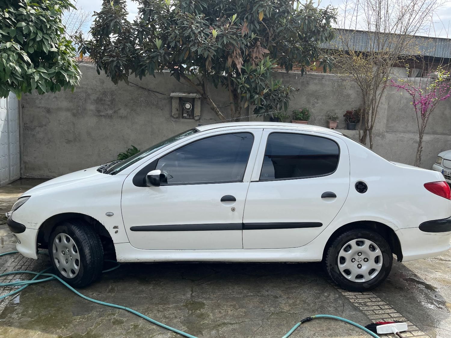 پژو ۲۰۶ صندوق دار v8 - 1391
