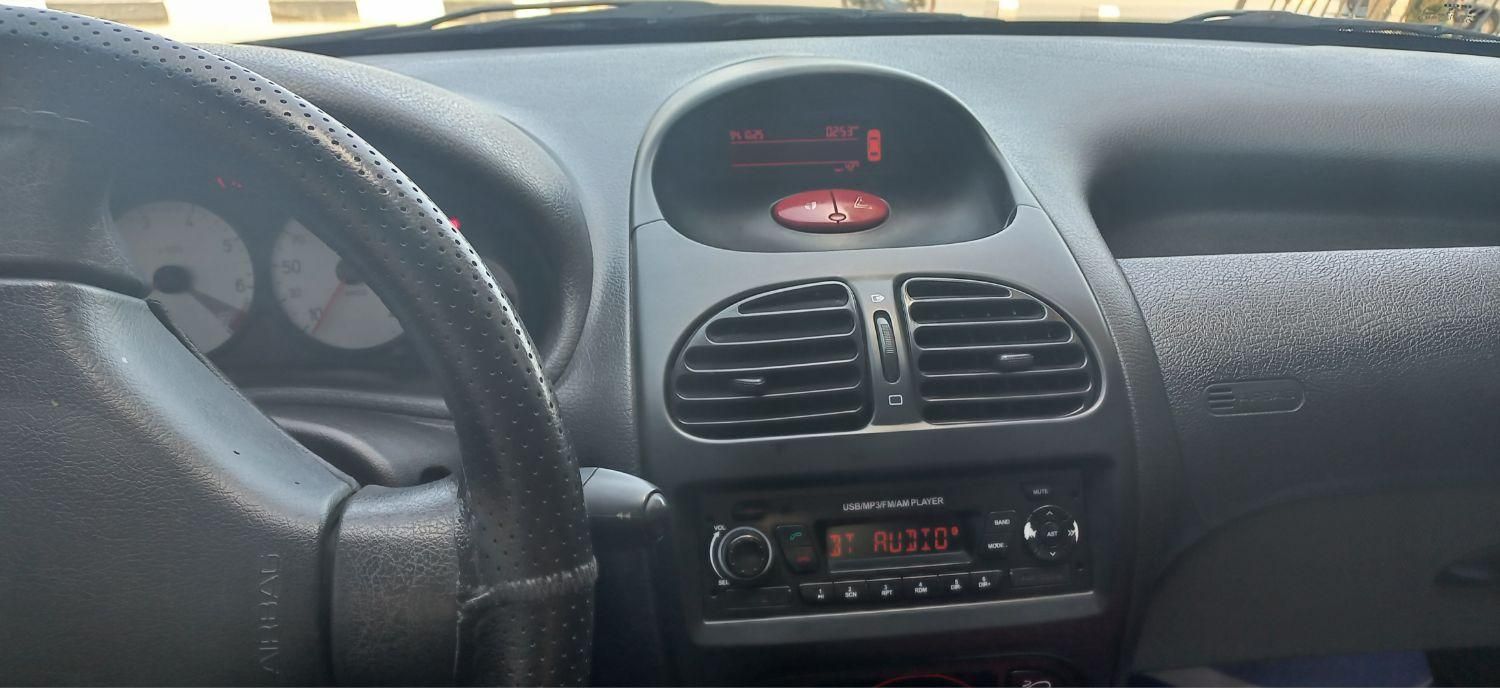 پژو ۲۰۶ صندوق دار v8 - 1399