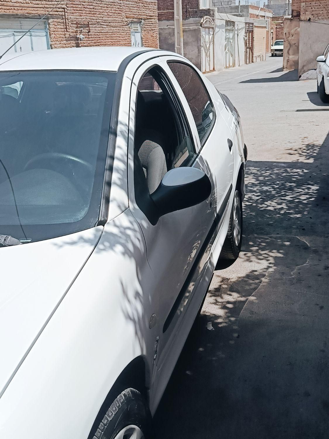 پژو ۲۰۶ صندوق دار v8 - 1397