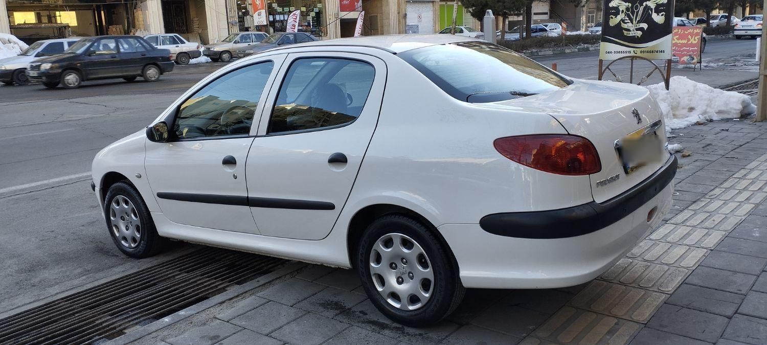 پژو ۲۰۶ صندوق دار v8 - 1396