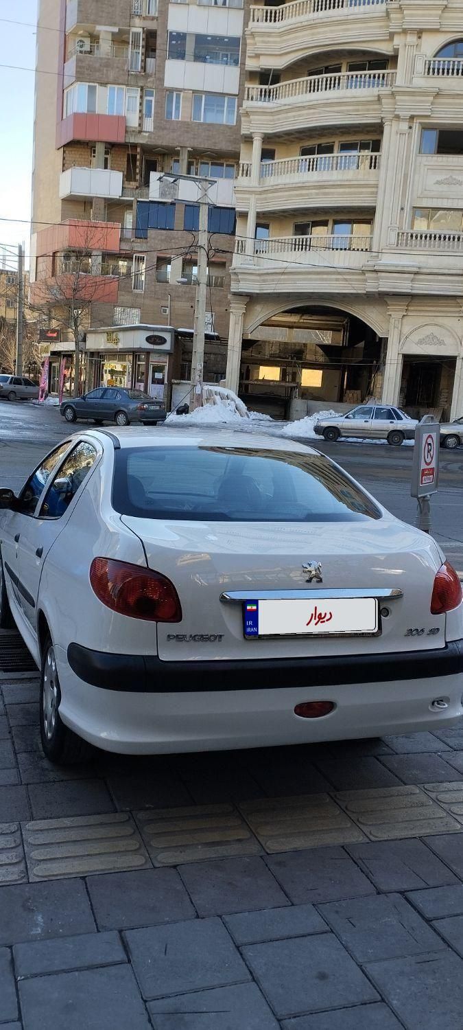 پژو ۲۰۶ صندوق دار v8 - 1396