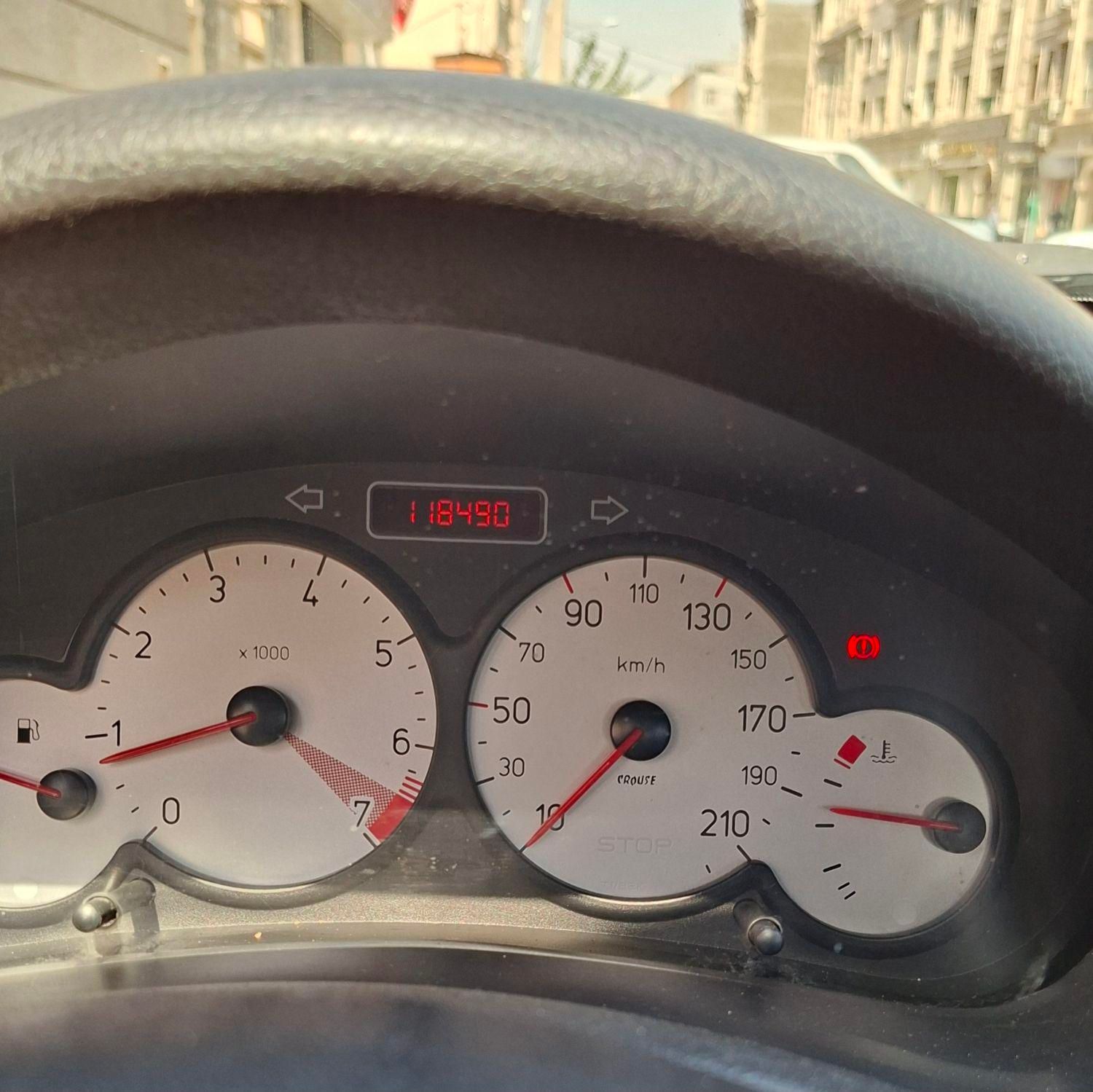 پژو ۲۰۶ صندوق دار v8 - 1396