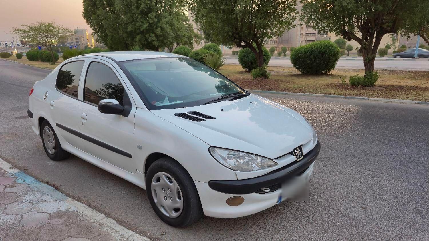 پژو ۲۰۶ صندوق دار v8 - 1394