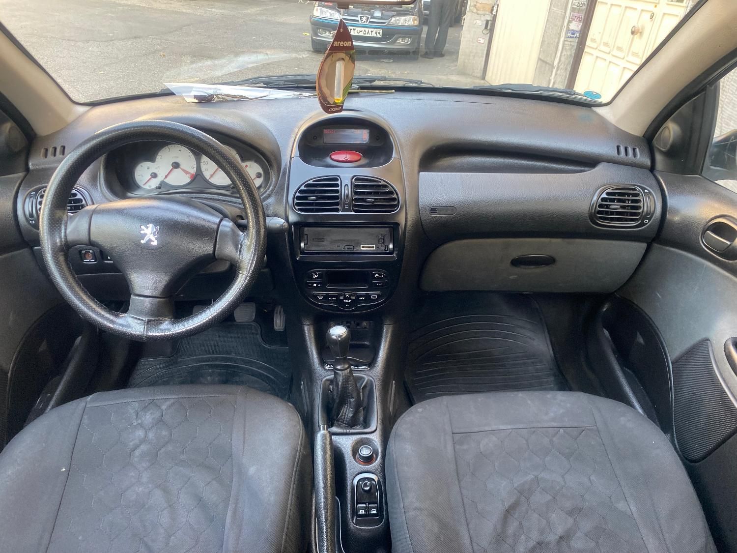 پژو ۲۰۶ صندوق دار v8 - 1395