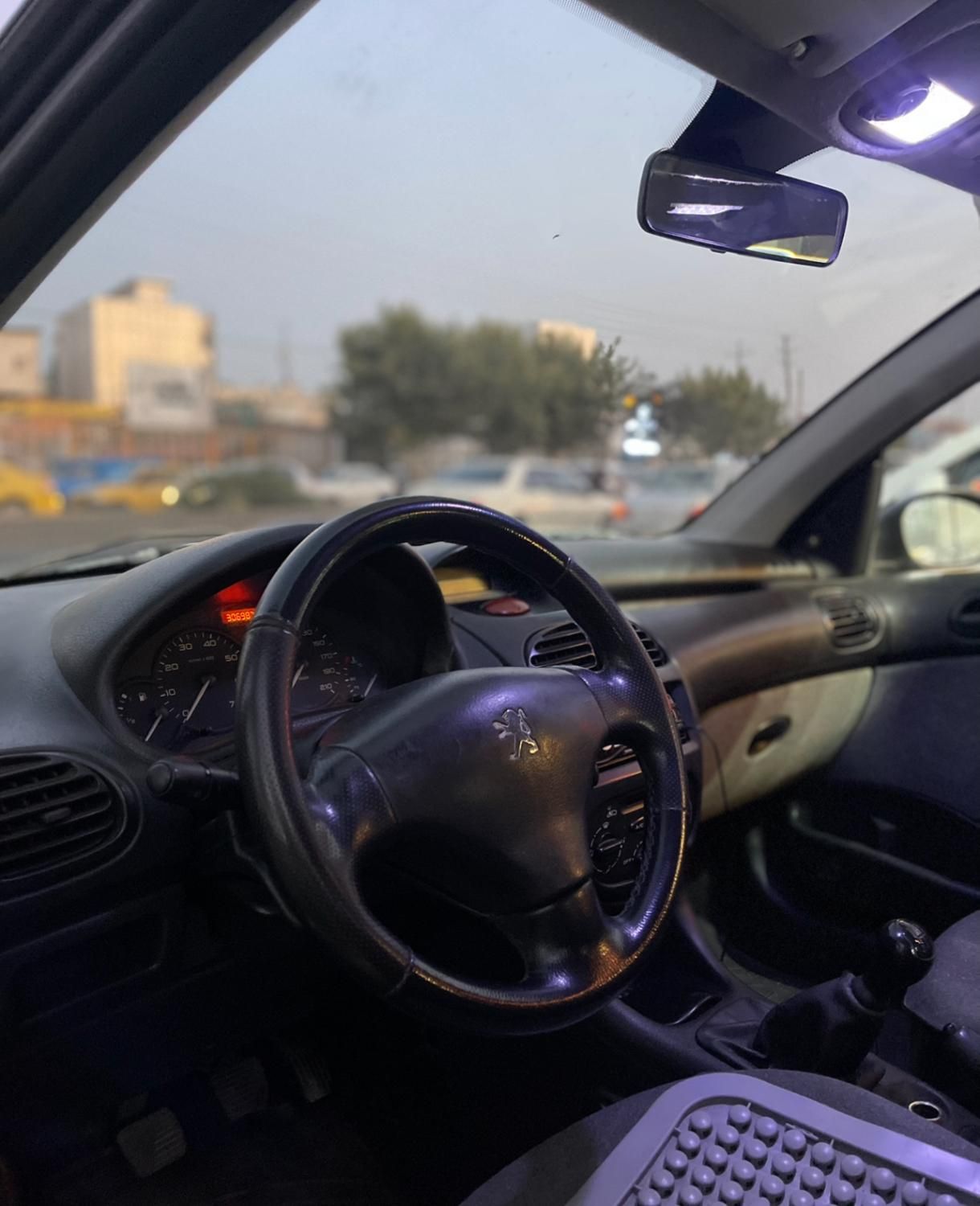 پژو ۲۰۶ صندوق دار v20 - 1388