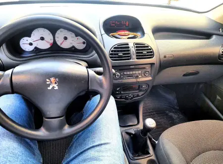 پژو ۲۰۶ صندوق دار v8 - 1396