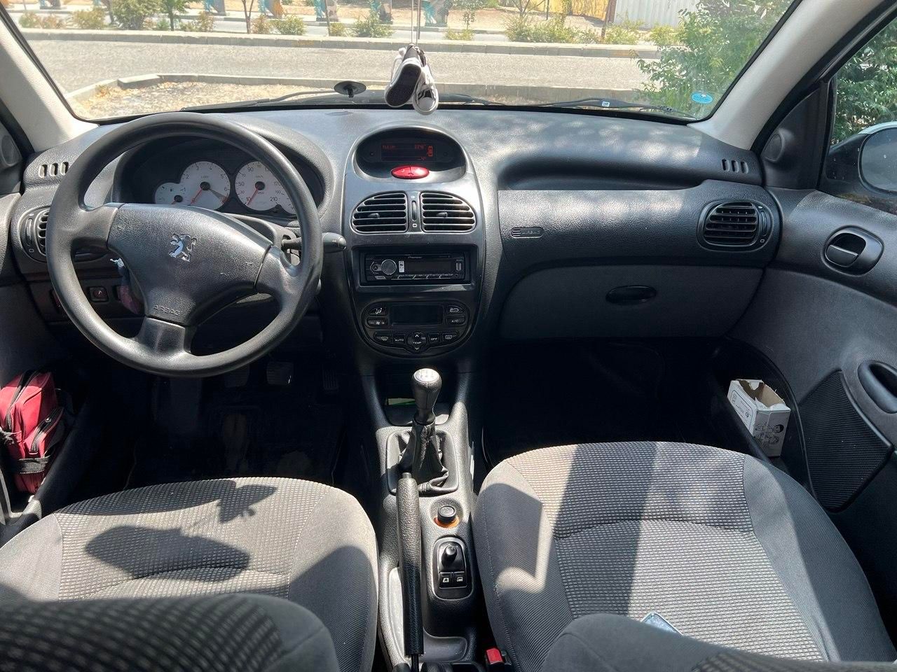 پژو ۲۰۶ صندوق دار v8 - 1396