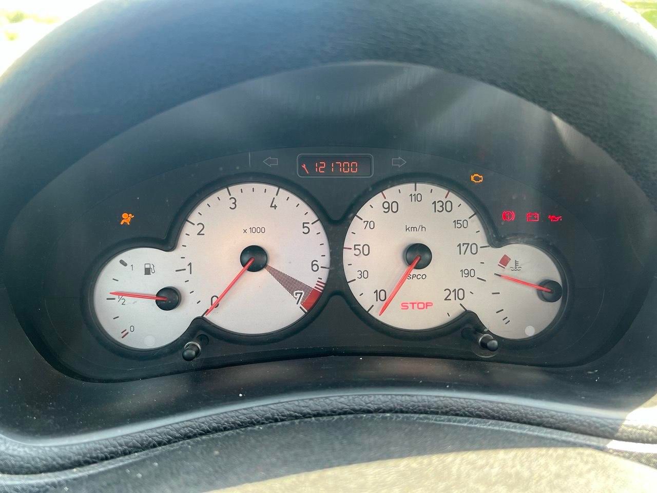 پژو ۲۰۶ صندوق دار v8 - 1396