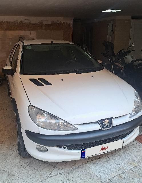 پژو ۲۰۶ صندوق دار v8 - 1391