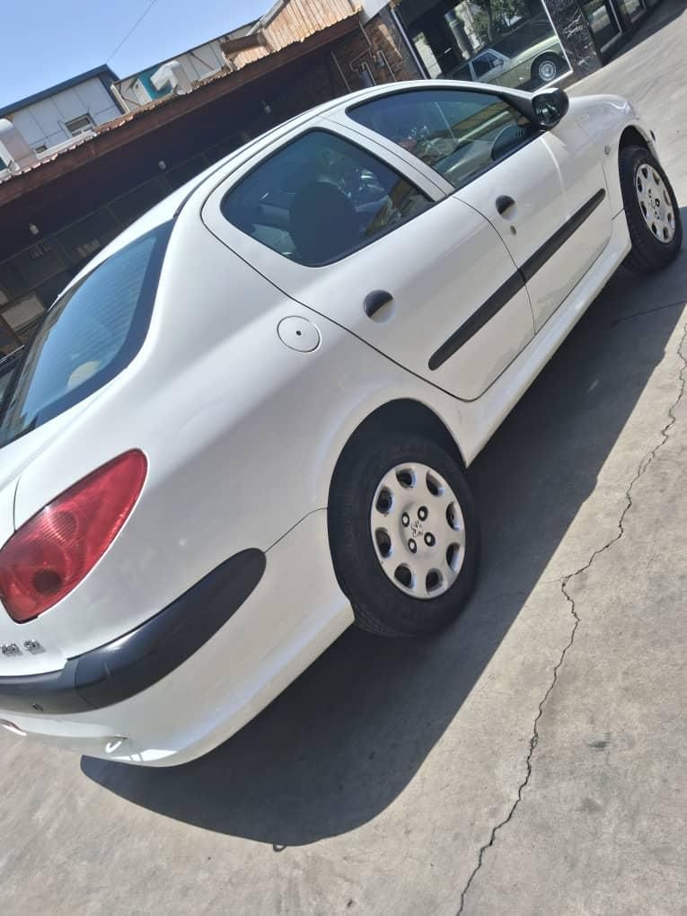پژو ۲۰۶ صندوق دار v8 - 1396
