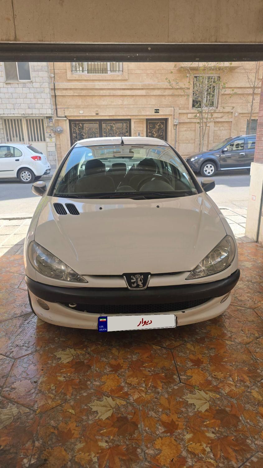 پژو ۲۰۶ صندوق دار v8 - 1393
