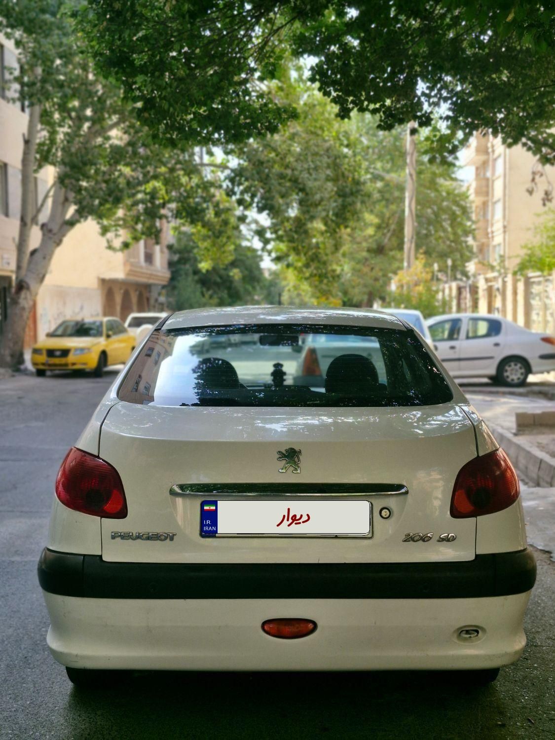 پژو ۲۰۶ صندوق دار v8 - 1396