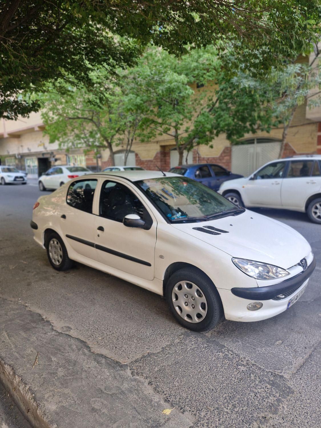 پژو ۲۰۶ صندوق دار v8 - 1396