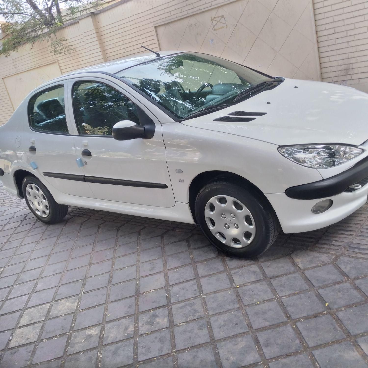 پژو ۲۰۶ صندوق دار v8 - 1394