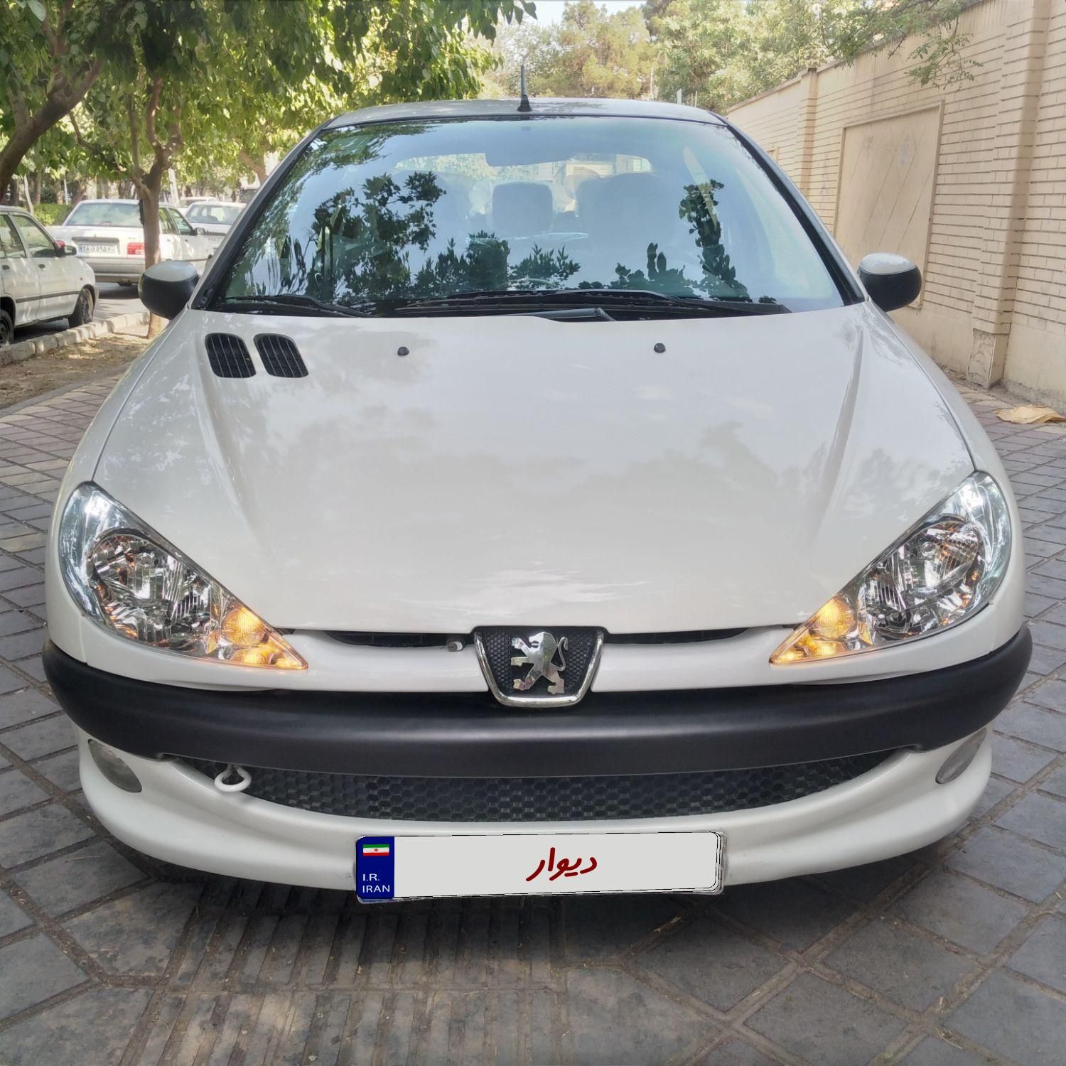 پژو ۲۰۶ صندوق دار v8 - 1394