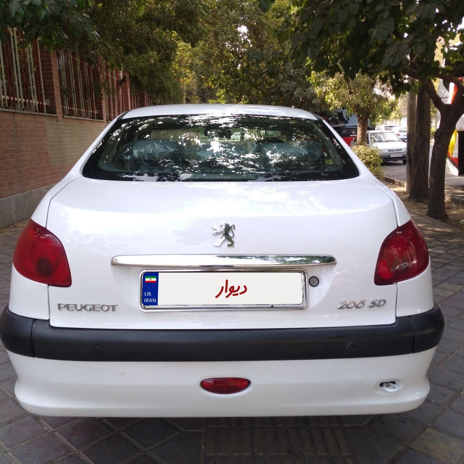 پژو ۲۰۶ صندوق دار v8 - 1394