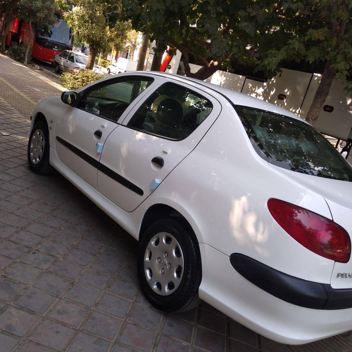 پژو ۲۰۶ صندوق دار v8 - 1394