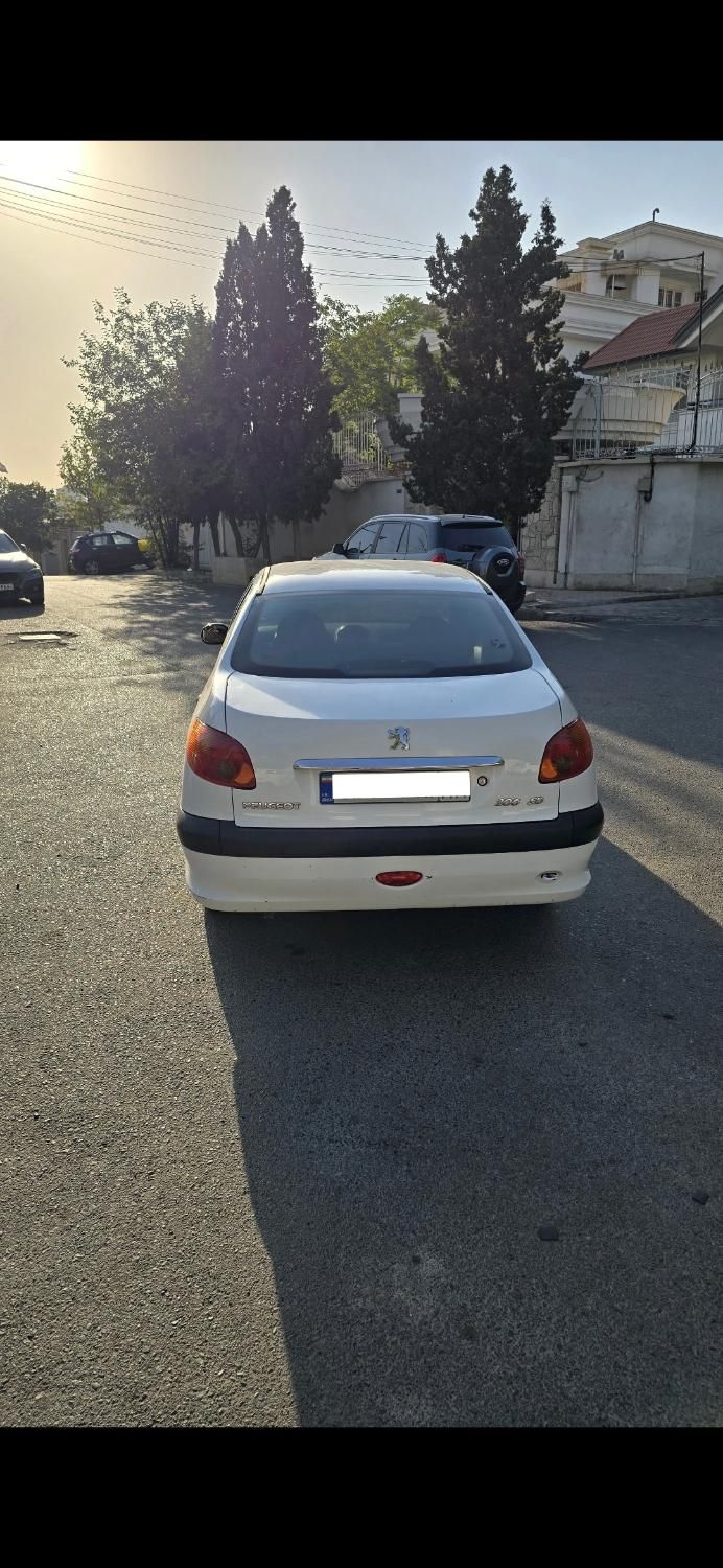 پژو ۲۰۶ صندوق دار v8 - 1393