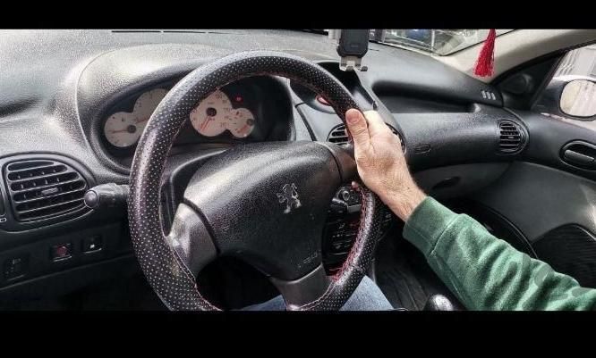 پژو ۲۰۶ صندوق دار v8 - 1397
