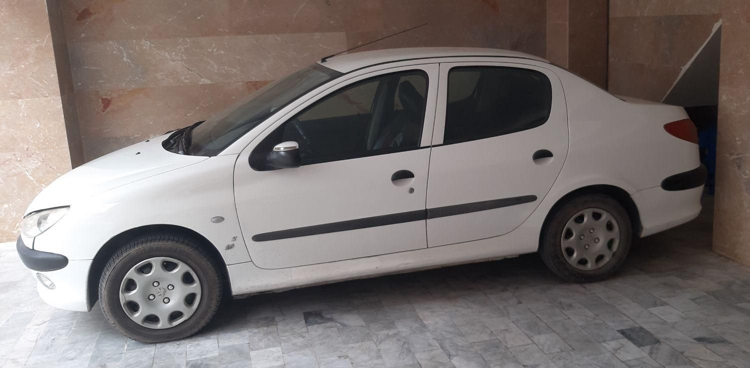 پژو ۲۰۶ صندوق دار v8 - 1392