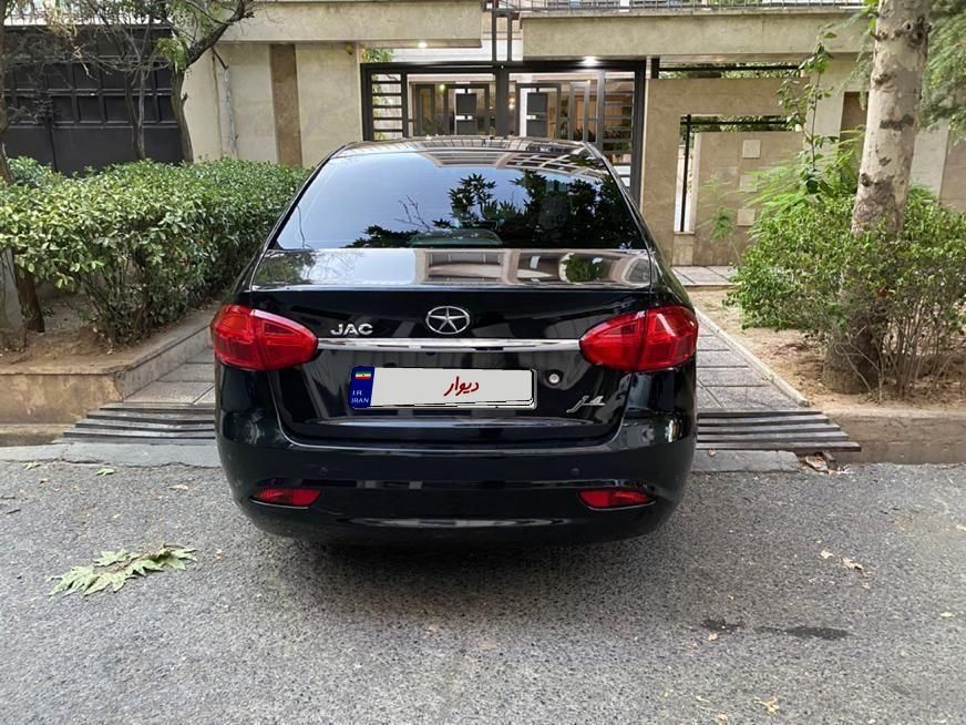 جک J4 اتوماتیک ساده - 1402