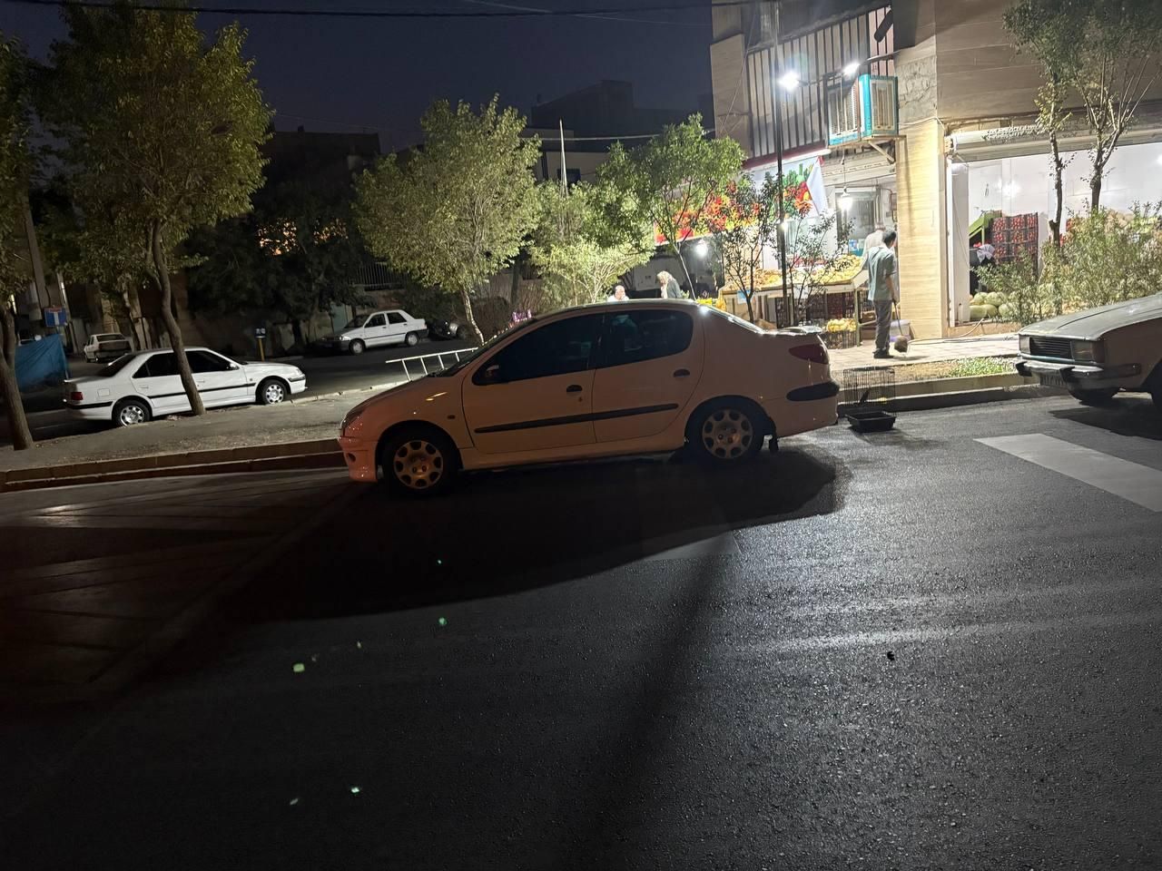 پژو ۲۰۶ صندوق دار v8 - 1390