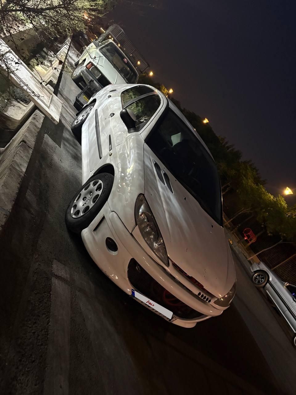 پژو ۲۰۶ صندوق دار v8 - 1390
