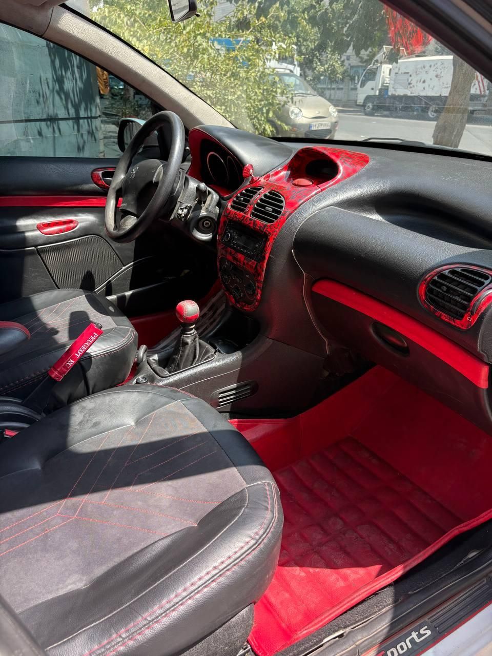 پژو ۲۰۶ صندوق دار v8 - 1390