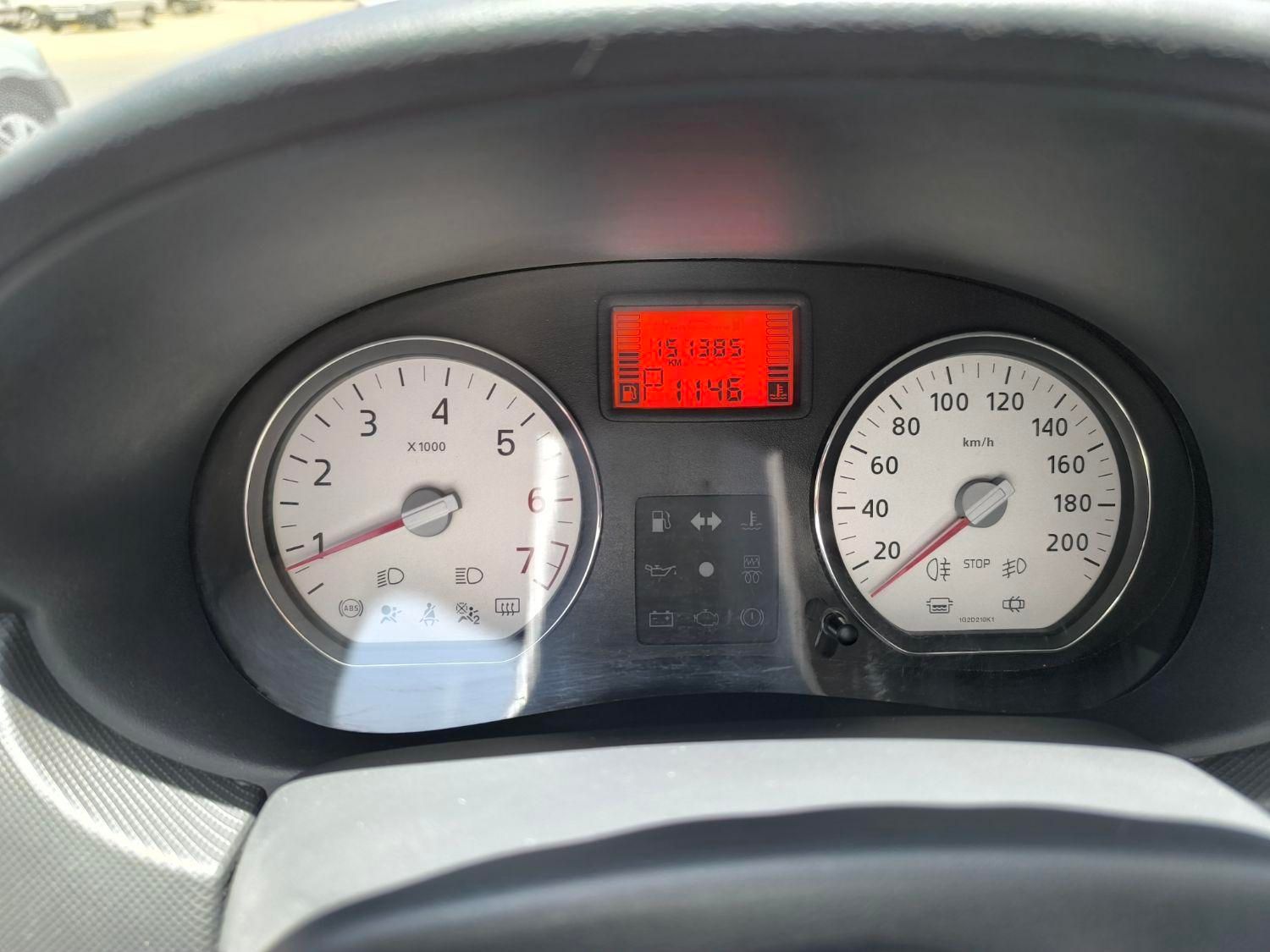 رنو ساندرو اتوماتیک - 1394