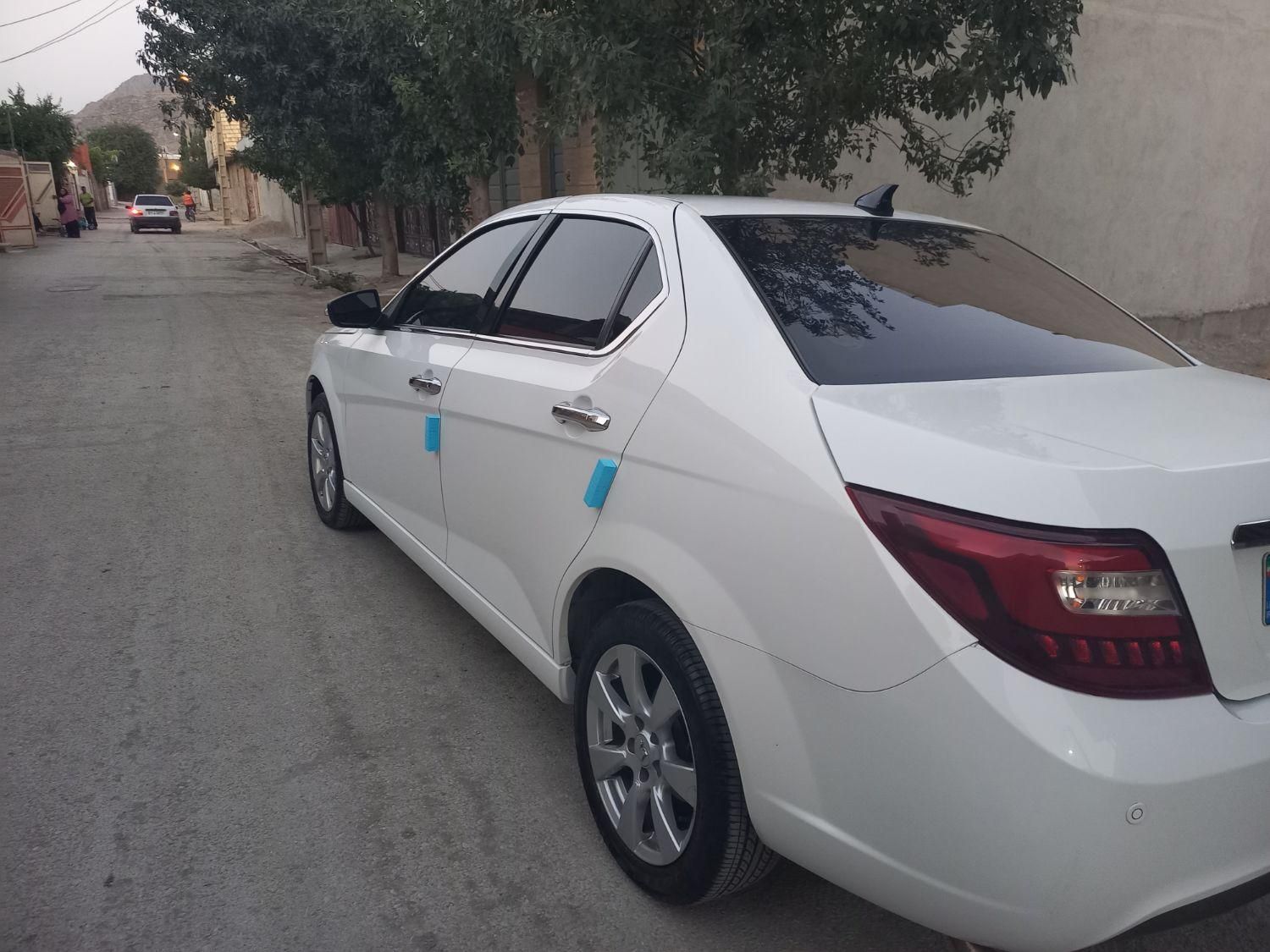دنا پلاس توربو 6 دنده - 1401