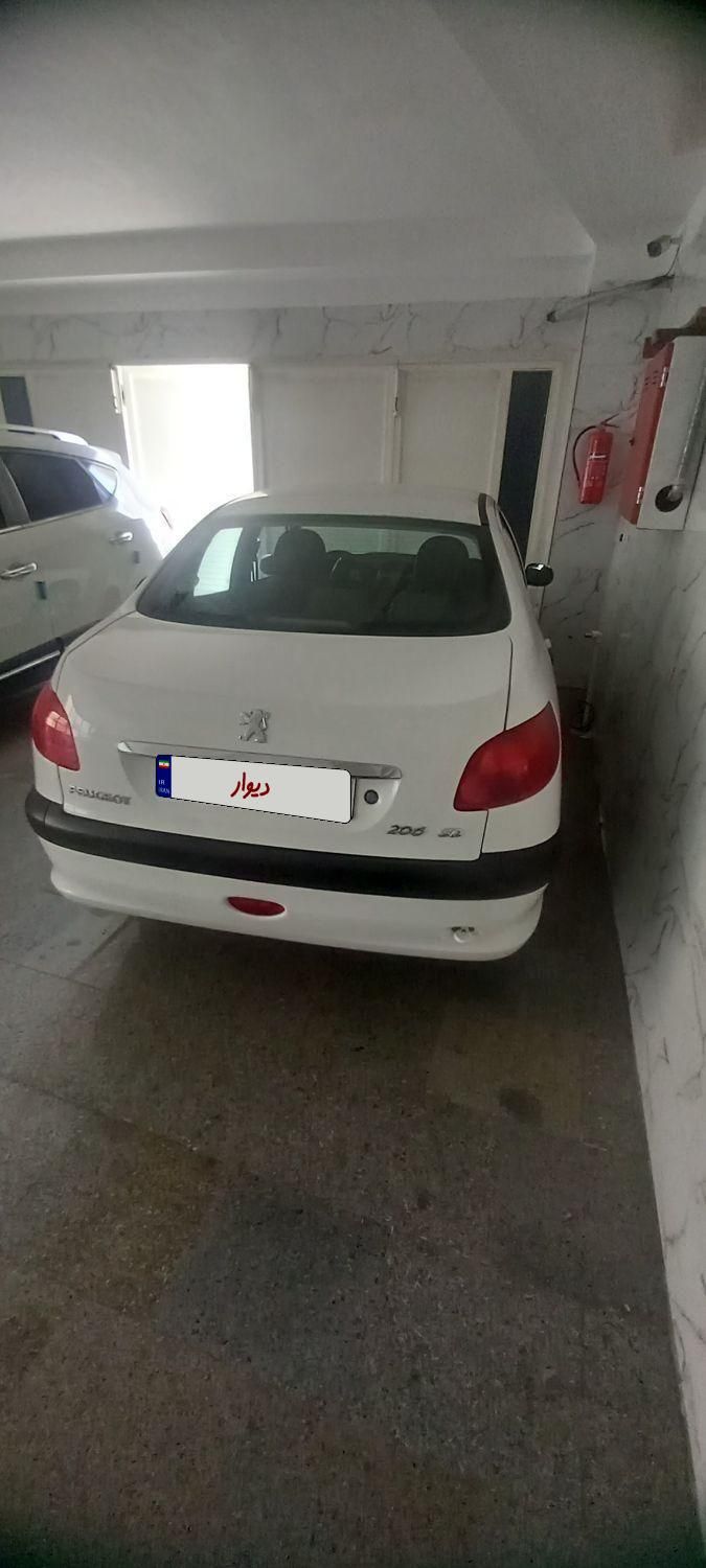 پژو ۲۰۶ صندوق دار v8 - 1398