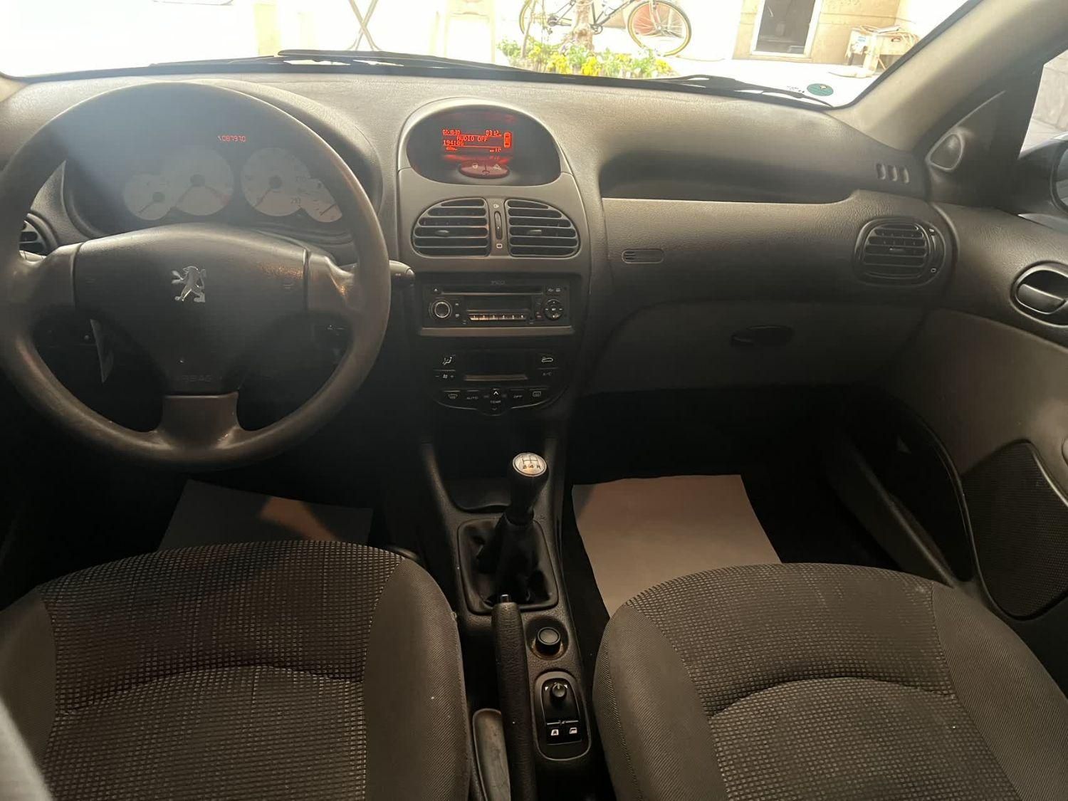 پژو ۲۰۶ صندوق دار v8 - 1396