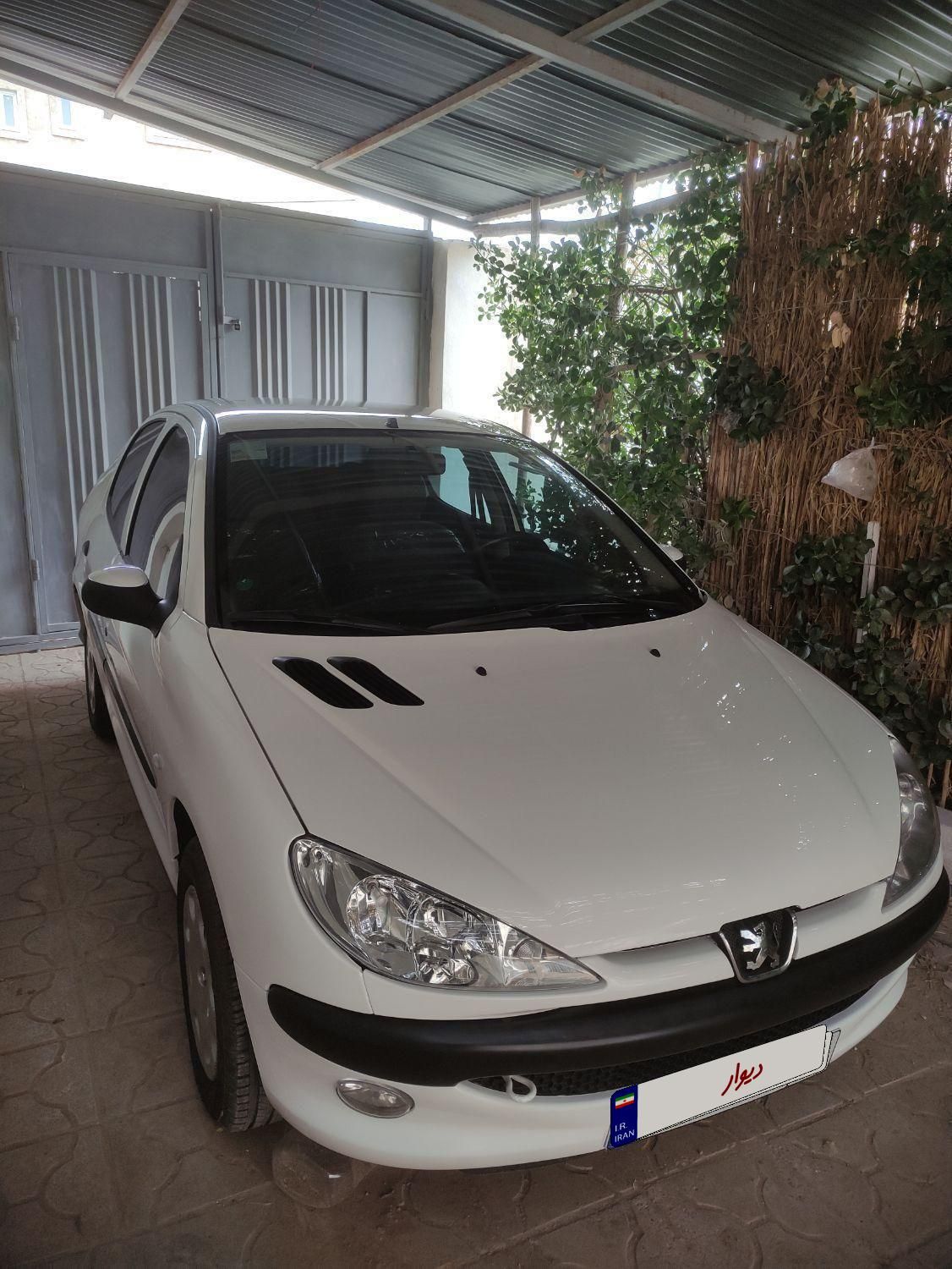 پژو ۲۰۶ صندوق دار v8 - 1392