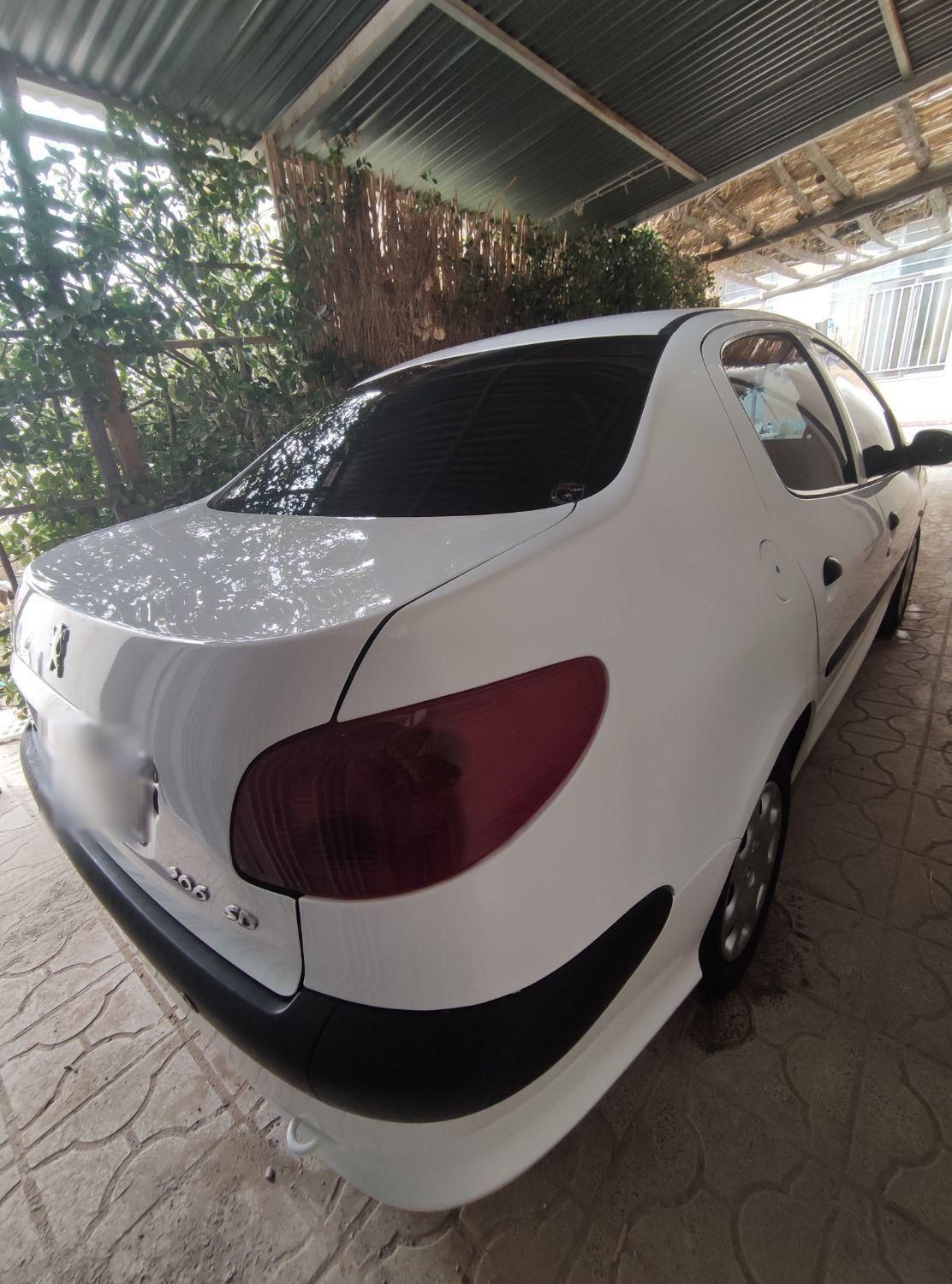 پژو ۲۰۶ صندوق دار v8 - 1392