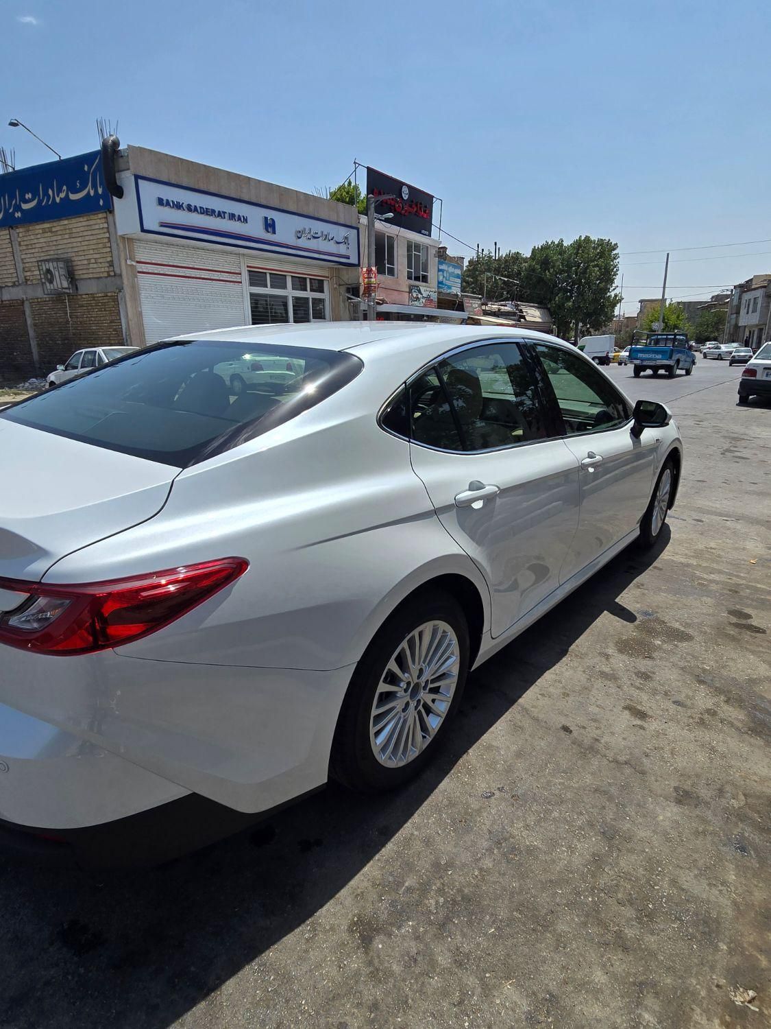 تویوتا کمری XLE - 2025