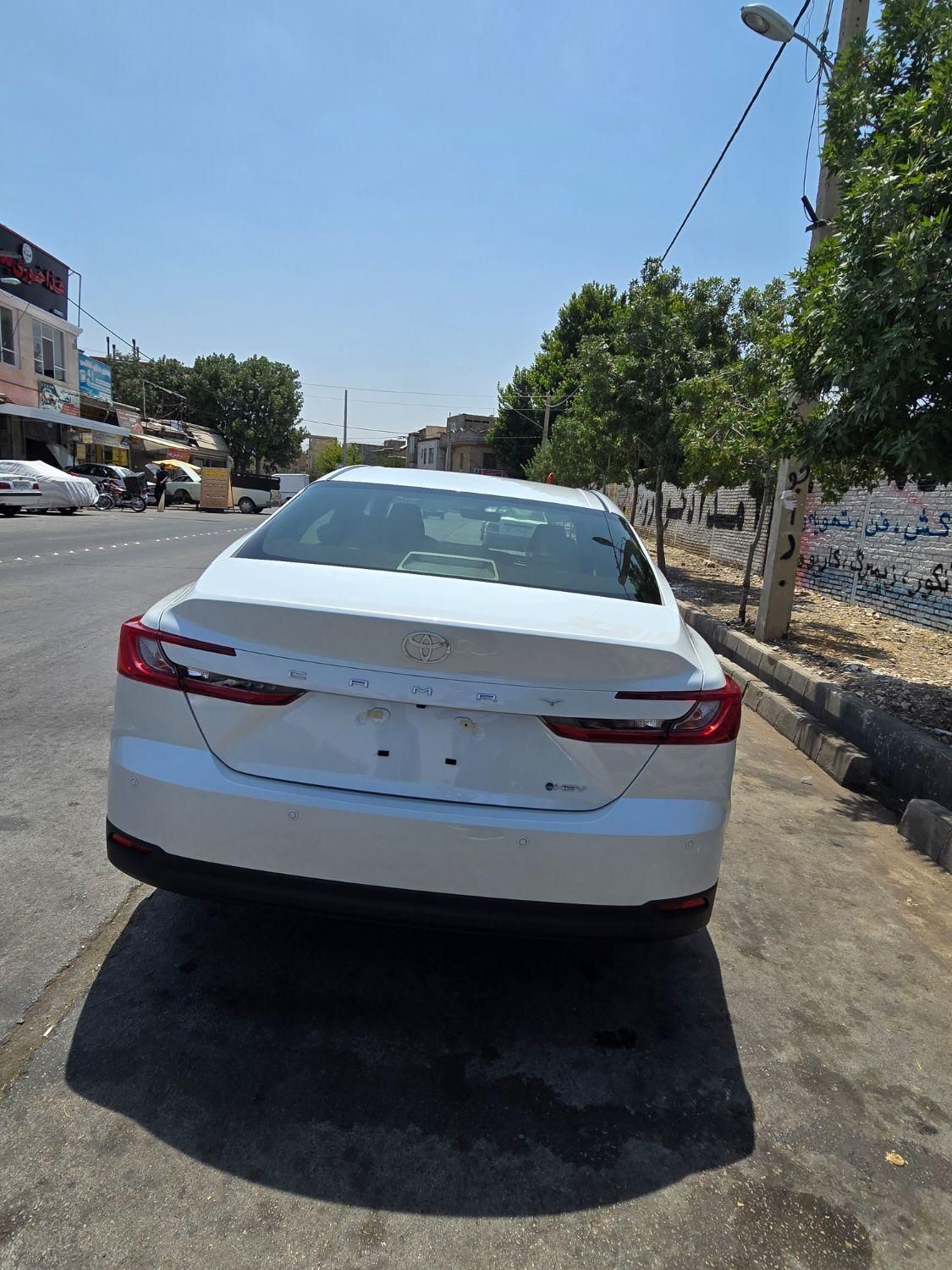 تویوتا کمری XLE - 2025