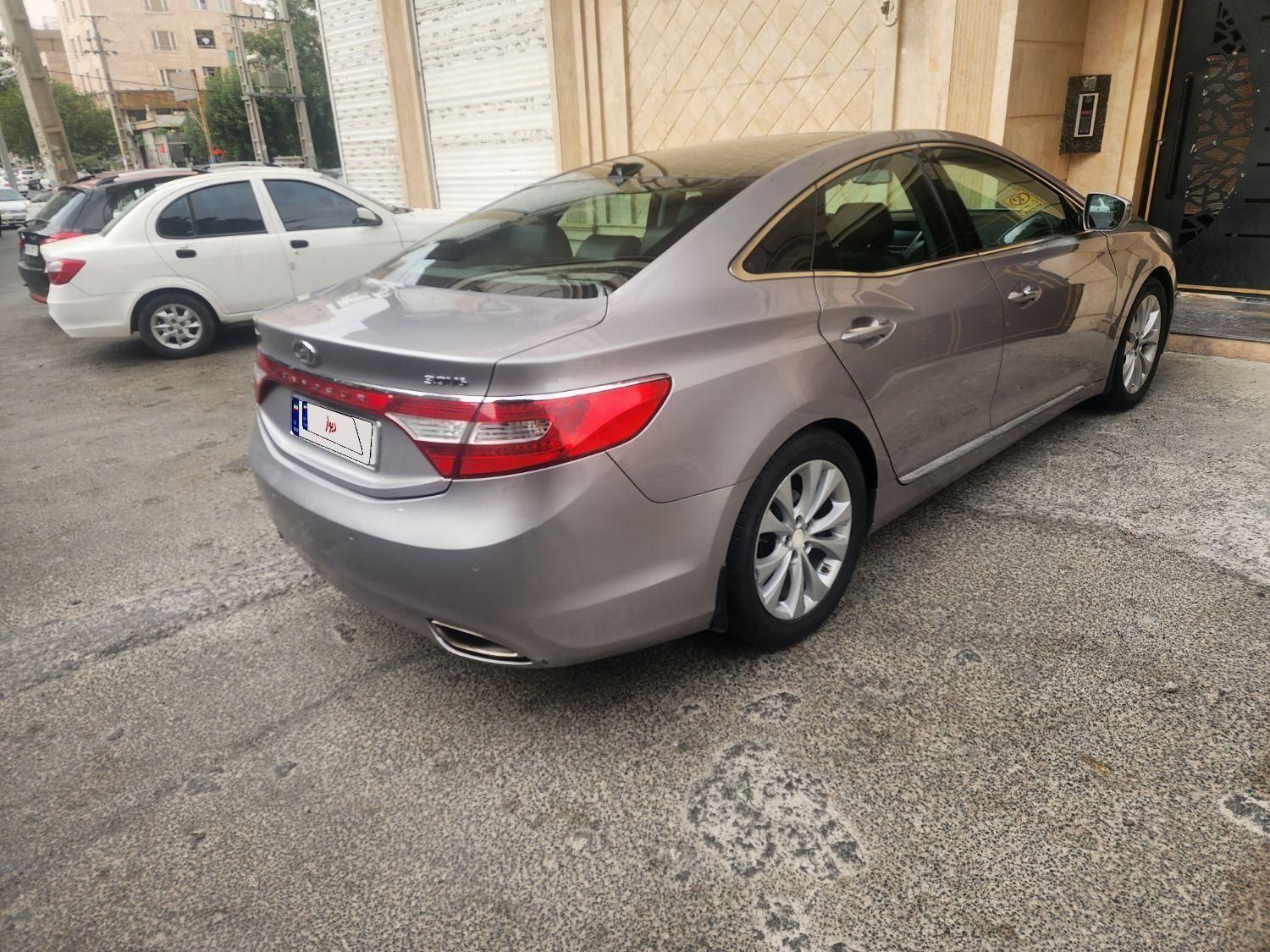 هیوندای آزرا (گرنجور) 3000cc - 2012