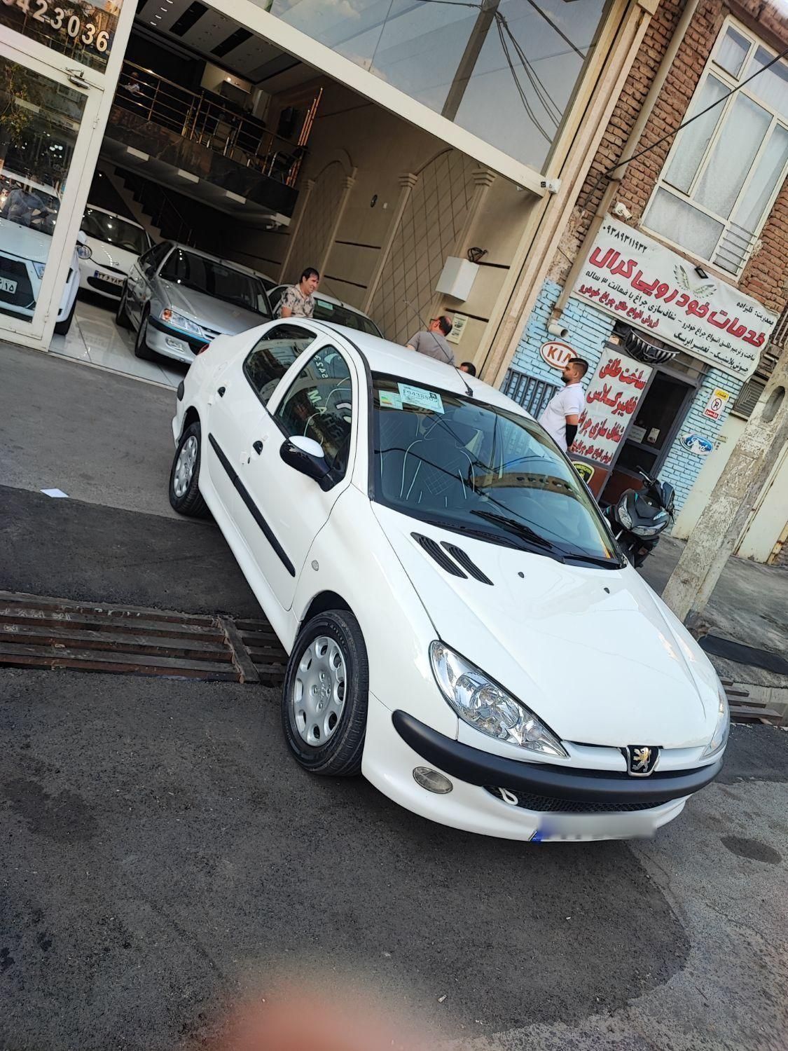 پژو ۲۰۶ صندوق دار v8 - 1394