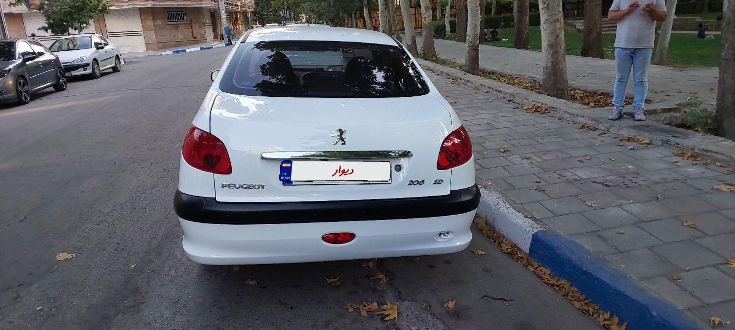پژو ۲۰۶ صندوق دار v8 - 1400