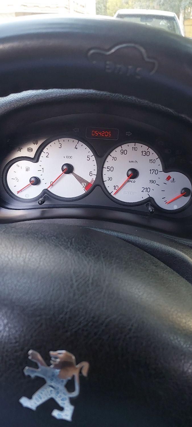 پژو ۲۰۶ صندوق دار v8 - 1400