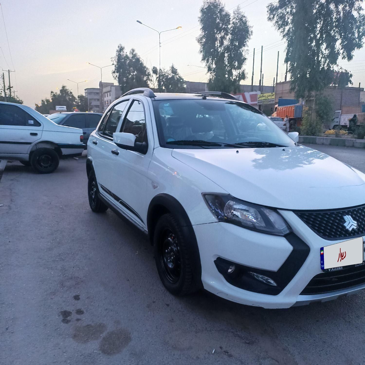 کوییک R دنده‌ای - 1402