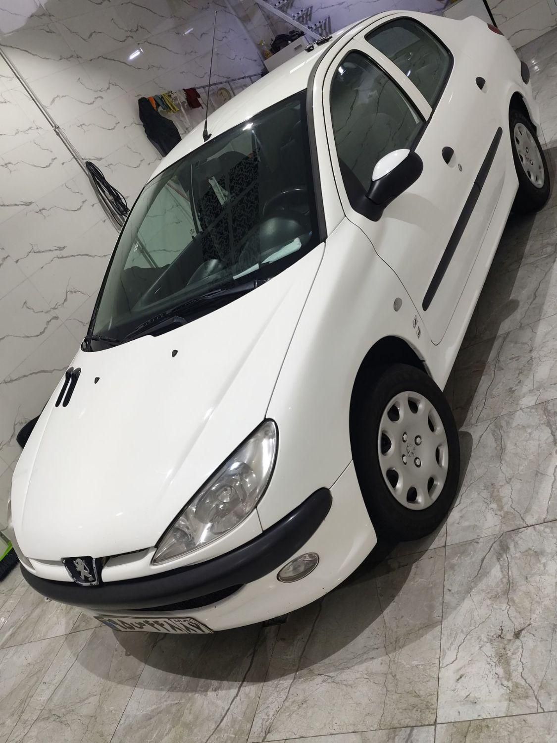 پژو ۲۰۶ صندوق دار v8 - 1393
