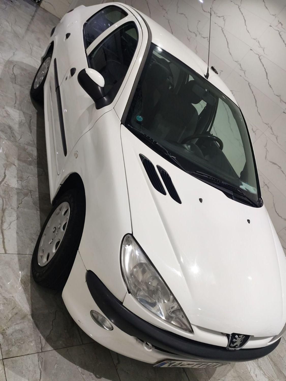 پژو ۲۰۶ صندوق دار v8 - 1393