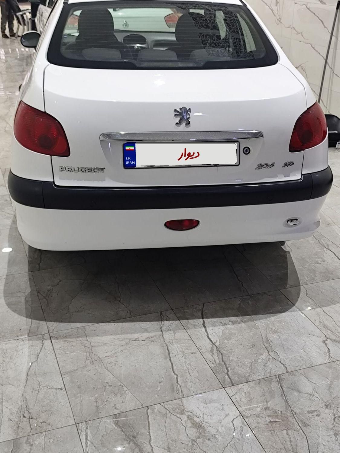 پژو ۲۰۶ صندوق دار v8 - 1393