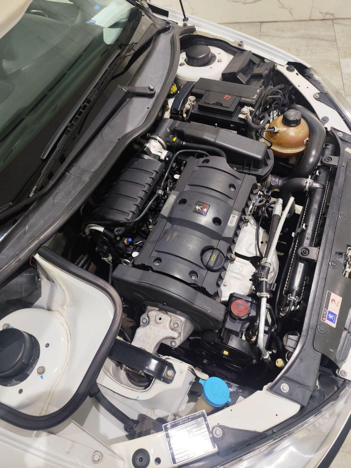 پژو ۲۰۶ صندوق دار v8 - 1393