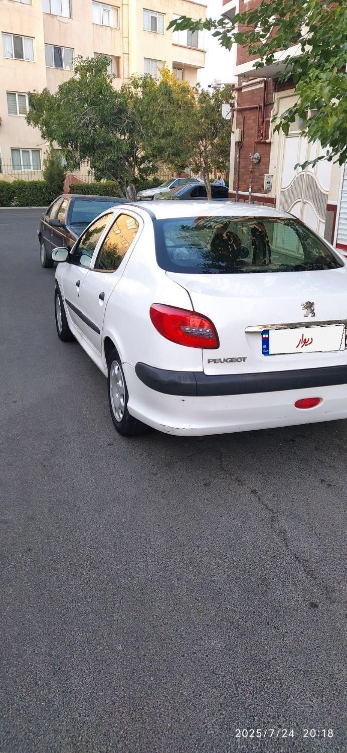 پژو ۲۰۶ صندوق دار v8 - 1390