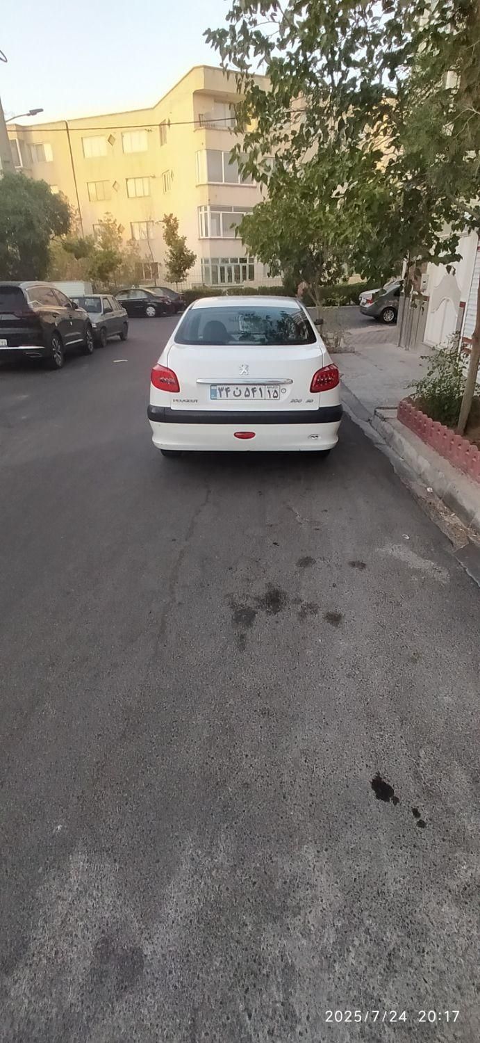 پژو ۲۰۶ صندوق دار v8 - 1390