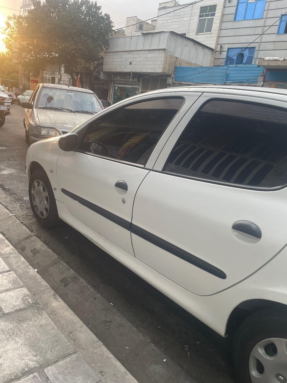 پژو ۲۰۶ صندوق دار v8 - 1398